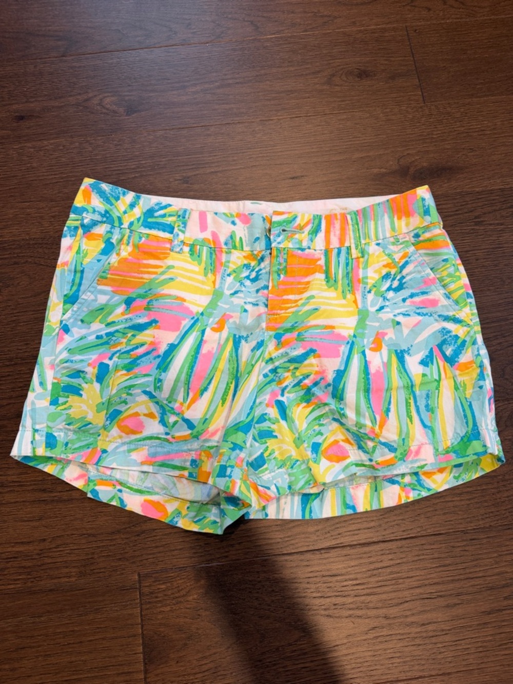 Lilly Pulitzer Callahan Short 5” Inseam in Sea Salt Fun Print, Size 6 - C40-003